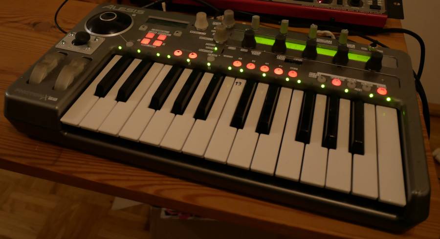 scale-explorer-v0-fertig-2.jpg scale-explorer-v0-fertig-2.jpg