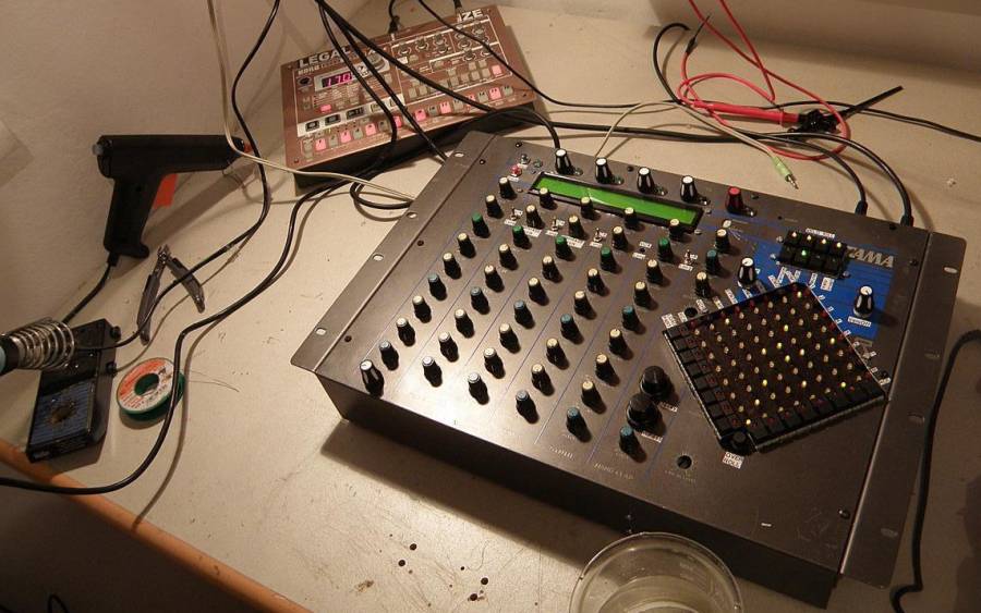 tekkstar-final.jpg tekkstar-final.jpg