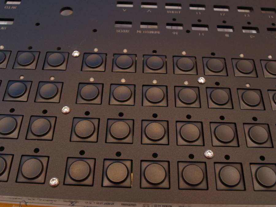 frontpanel_16x4_blm_08.jpg frontpanel_16x4_blm_08.jpg