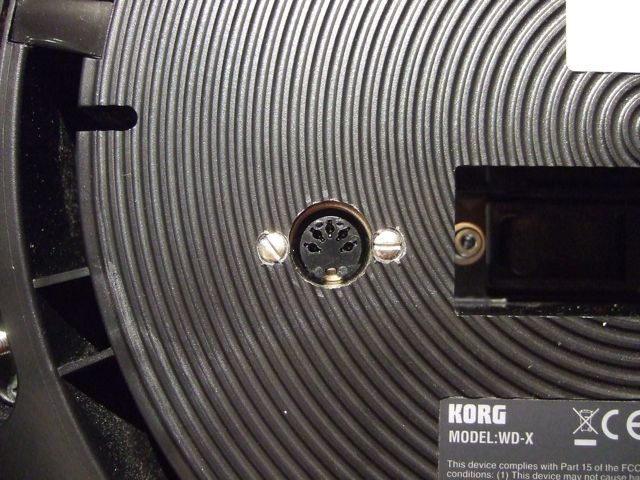 A MIDI jack can be mounted in the bottom of the Wavedrum